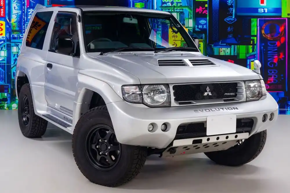 Ultimissimo Modello Mascherina Mitsubishi Pajero V20 – EVOLUTION