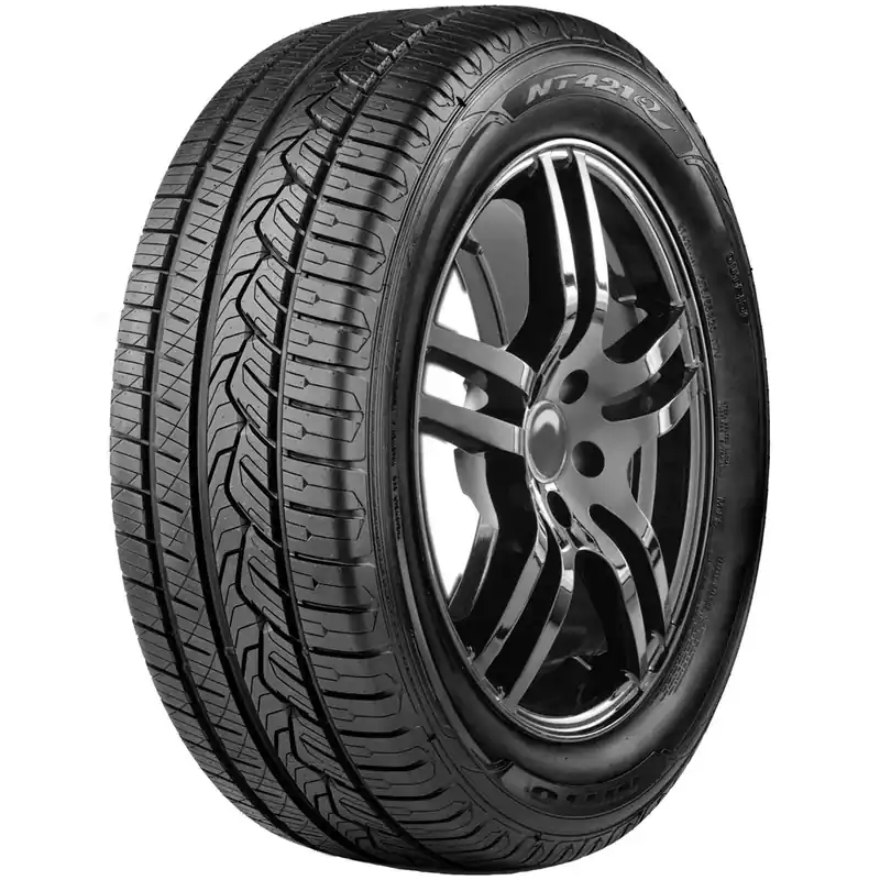 NITTO NT 421 Q 215/50 R18 92V TL Prezzo Conveniente